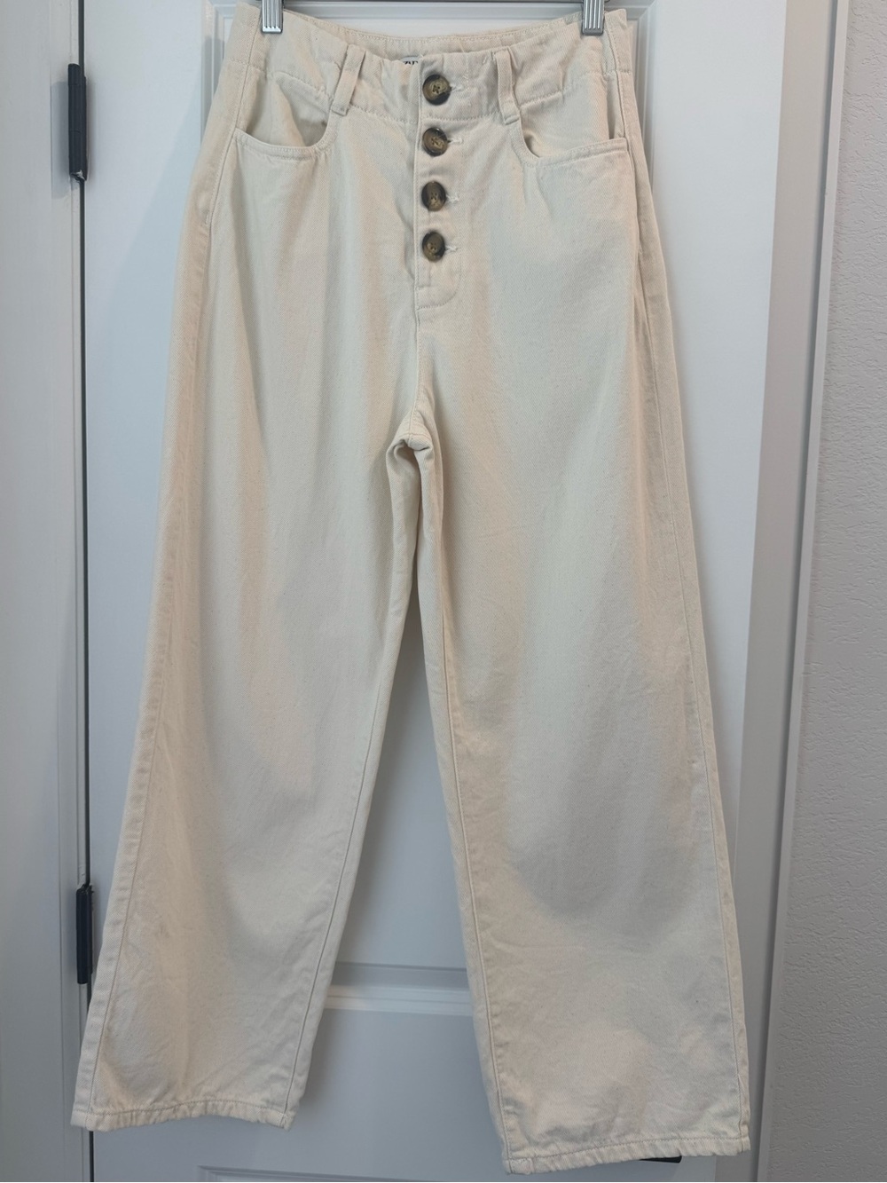 Zara Cotton Cropped Pants in Cream